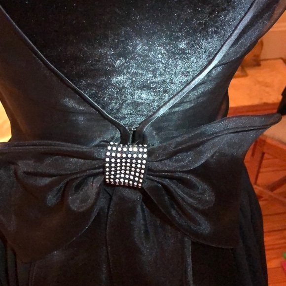 Black 1970s-style sheer bowed cocktail dress - Picture 5 of 7